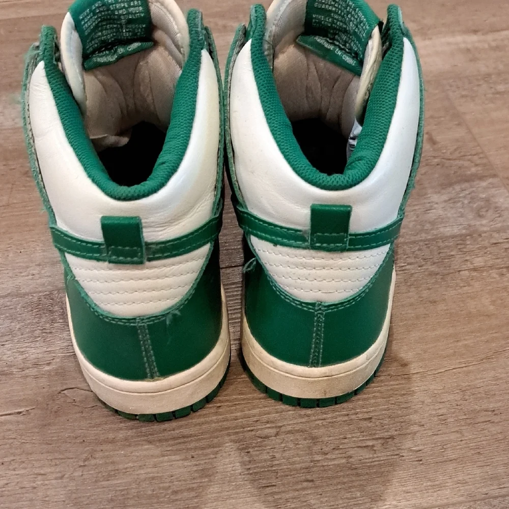 SOLD   Nike Dunk High Lucky Green 318850-131.  2008 - Picture 5 of 8
